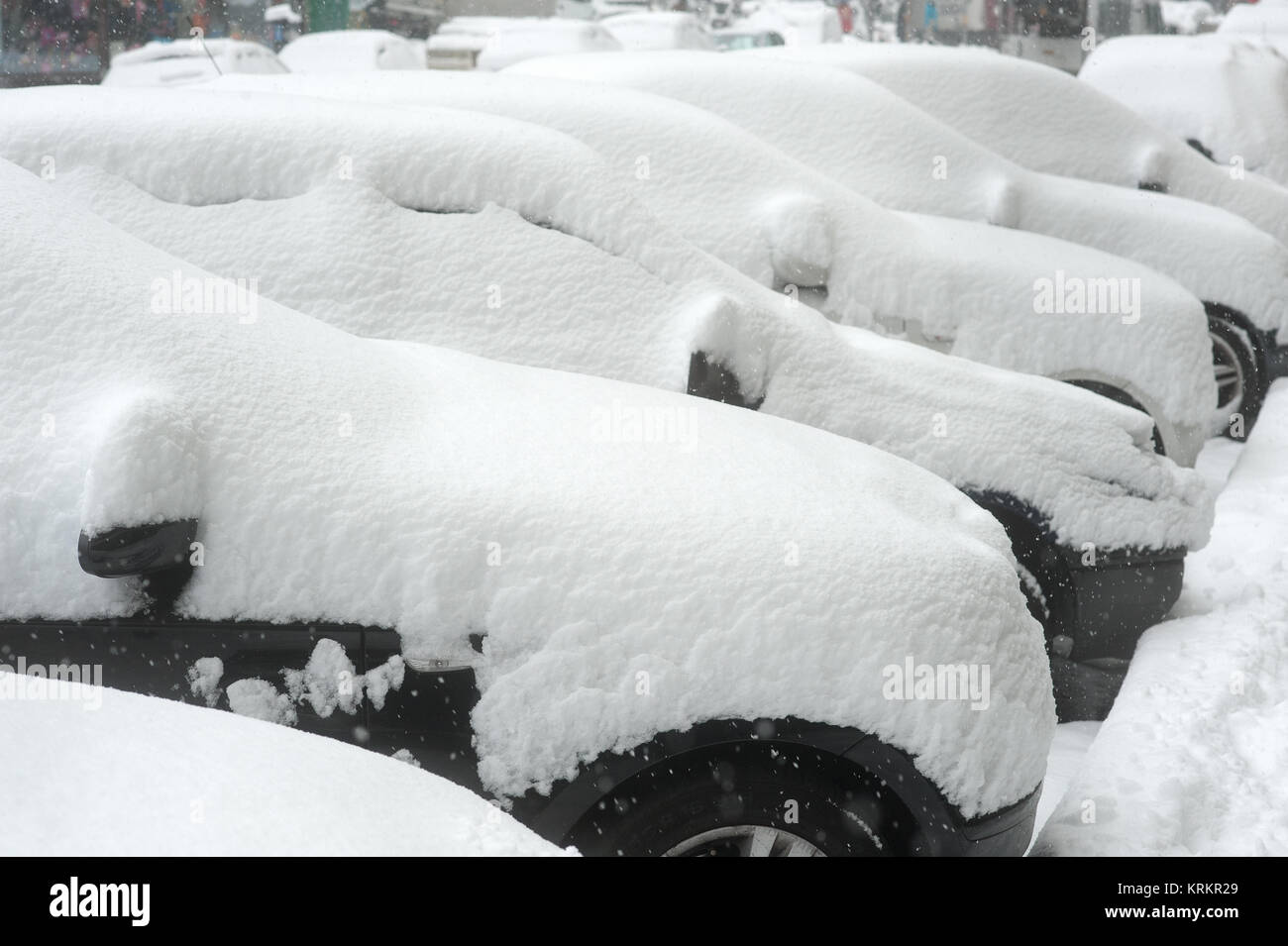 Il ne neige pas souvent dans la ville de Genève et le matin, l'objet a un manteau blanc Banque D'Images