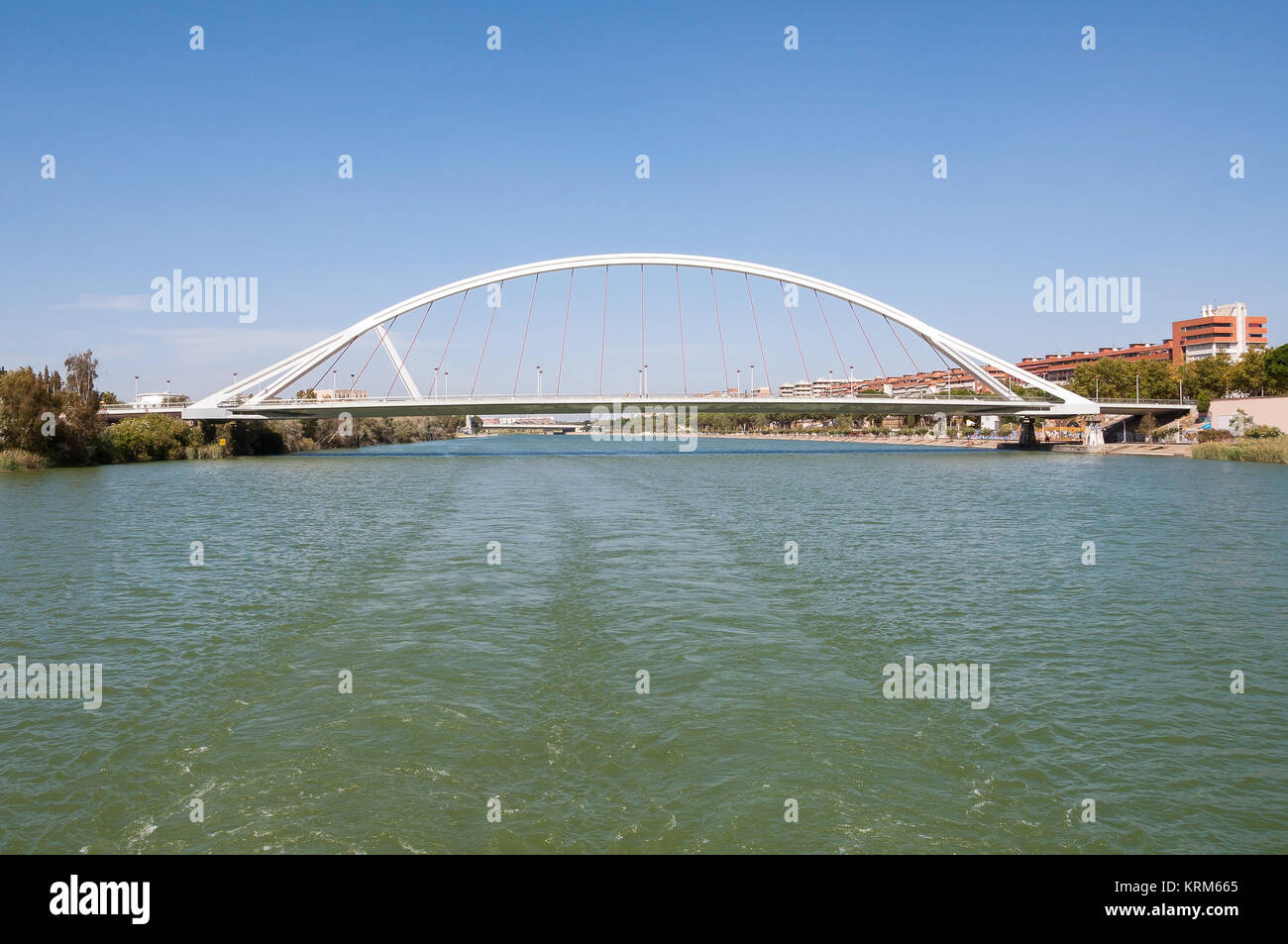 Le Puente de la barqueta sur la rivière Guadalquivir à Séville Banque D'Images