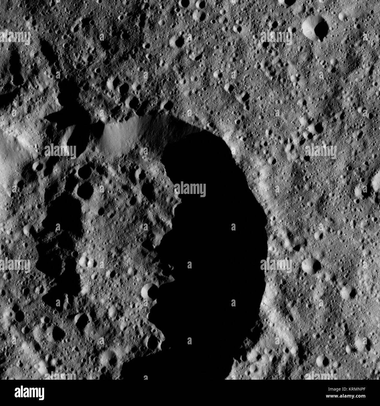 Ceres-DwarfPlanet-Dawn-PIA20864-4thMapOrbit-LAMO-image144-20160617 Banque D'Images