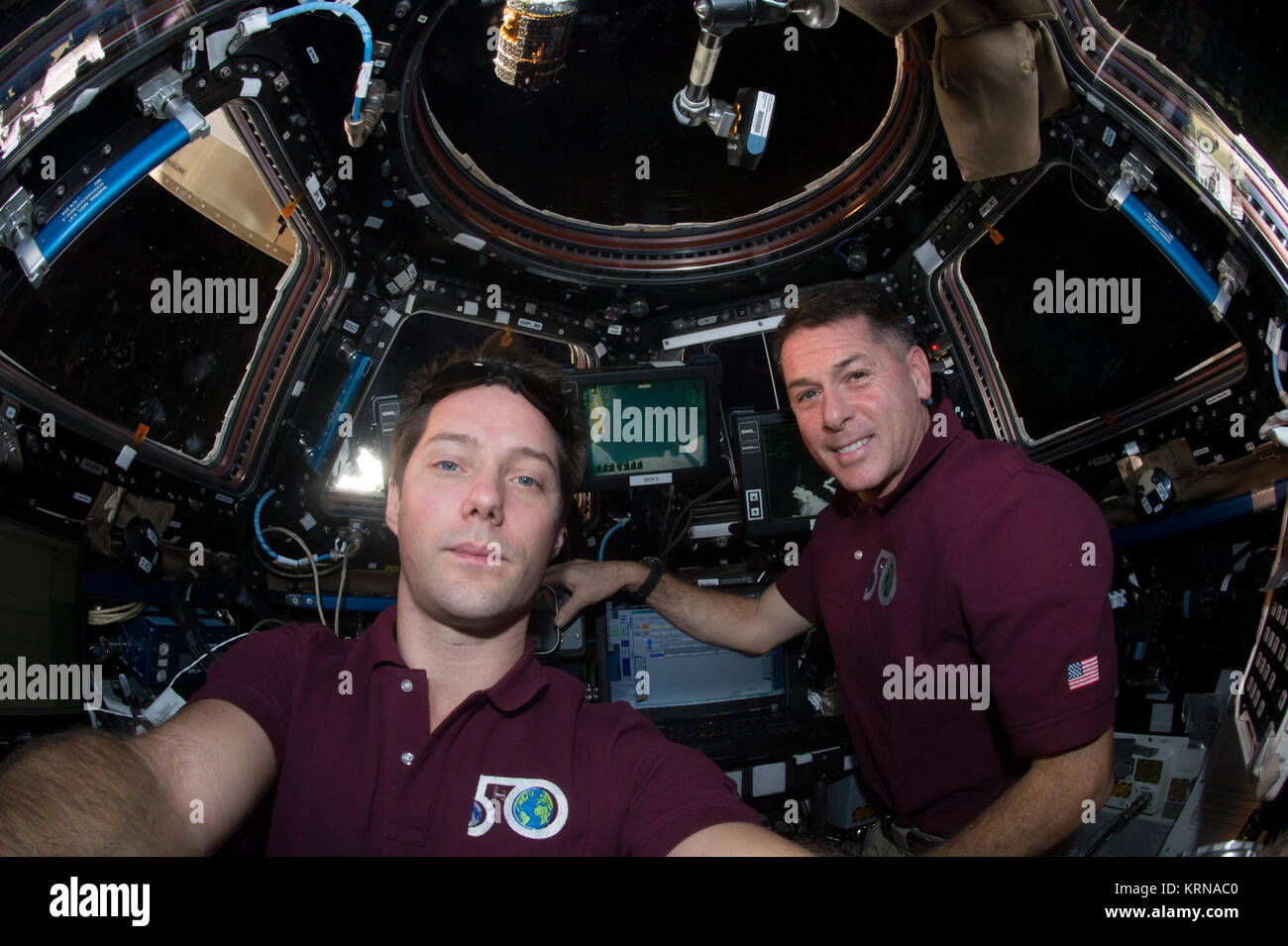 ISS-50 Thomas Pesquet et Shane Kimbrough dans la Coupole (2) Banque D'Images