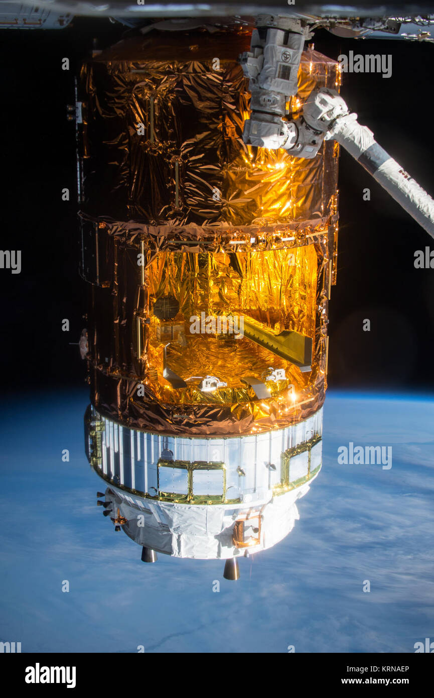 HTV-6 amarré à l'ISS (ISS050-F-017762) Banque D'Images