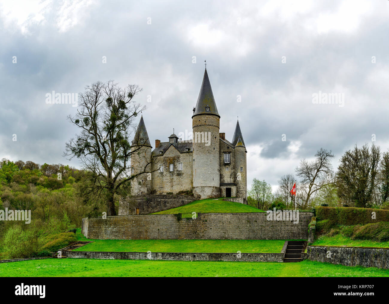 Château médiéval de Veves classique en Belgique, vue panoramique Banque D'Images