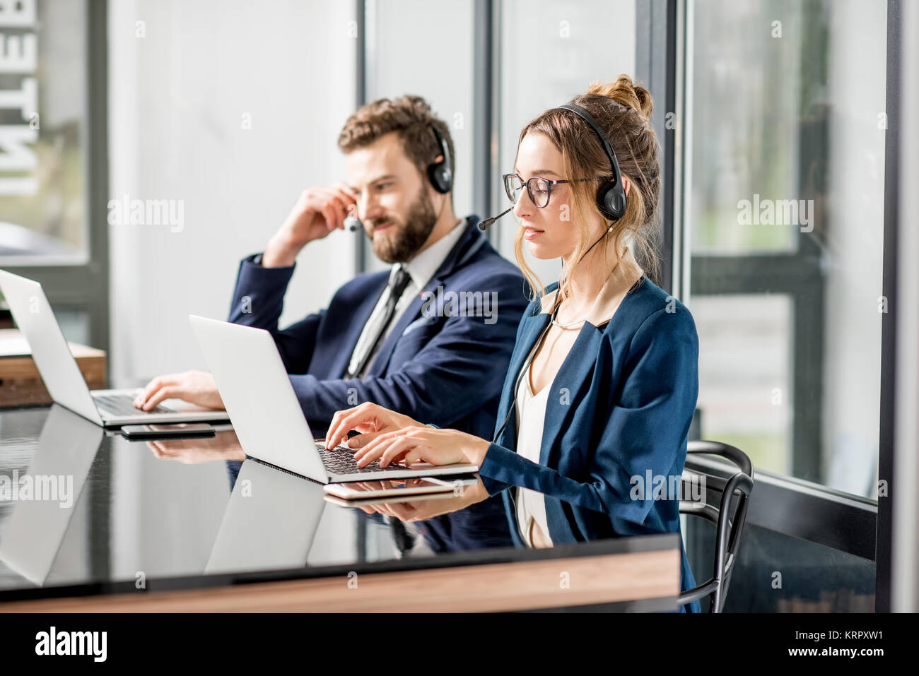 Conférence d'affaires avec casque Banque D'Images