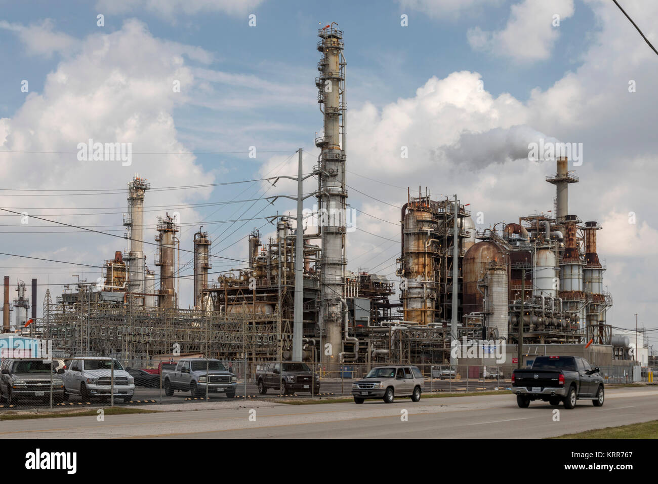 Houston, Texas - la raffinerie LyondellBasell Houston. Les procédés de raffinage du pétrole brut à haute teneur en soufre. Banque D'Images