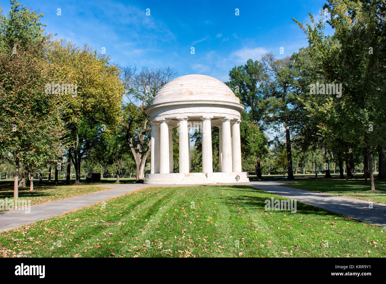 WASHINGTON DC, États-Unis — le World War I Memorial, souvent appelé DC War Memorial, commémore les résidents de Washington DC qui ont trouvé et sont morts pendant la première Guerre mondiale. Il se trouve sur le National Mall juste au sud du Lincoln Memorial Reflecting Pooll. Banque D'Images