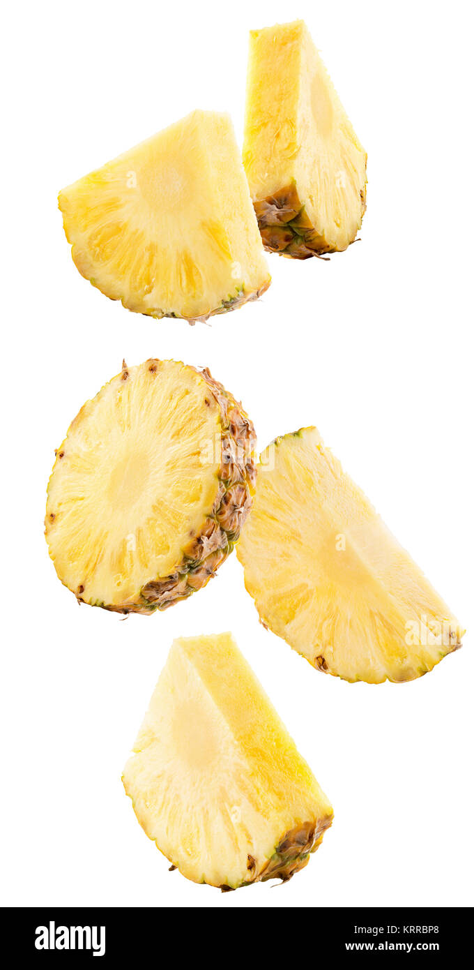 Les tranches d'ananas isolé sur un fond blanc. Banque D'Images