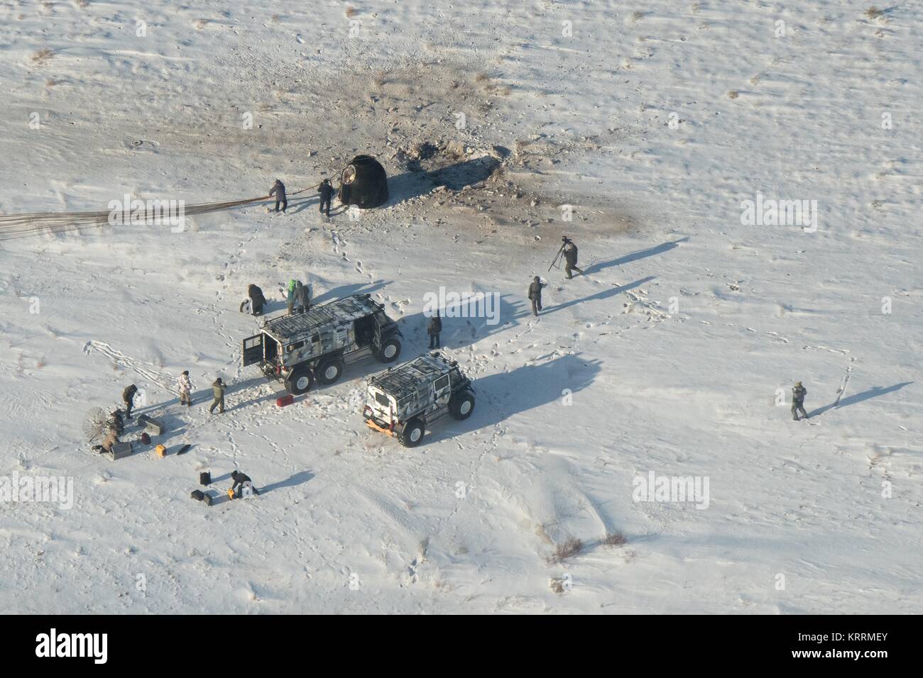 La Station spatiale internationale de la NASA 53 Expédition Soyu MS-05 terres d'engins spatiaux dans le sable, le 14 décembre 2017 à Zhezkazgan, au Kazakhstan. Banque D'Images