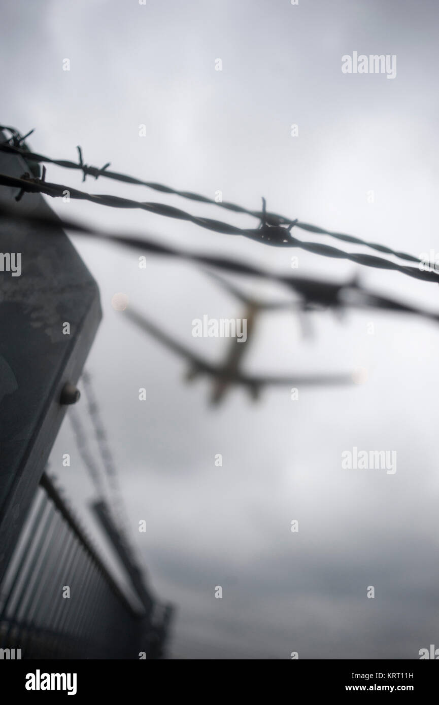 Photo symbolique pour s'échapper, d'expulsion, illégale, de l'asile, la criminalité, etc. Banque D'Images