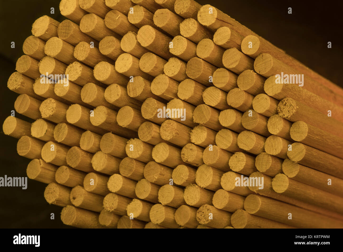 Close-up de bâtons de sucette en bois. Banque D'Images