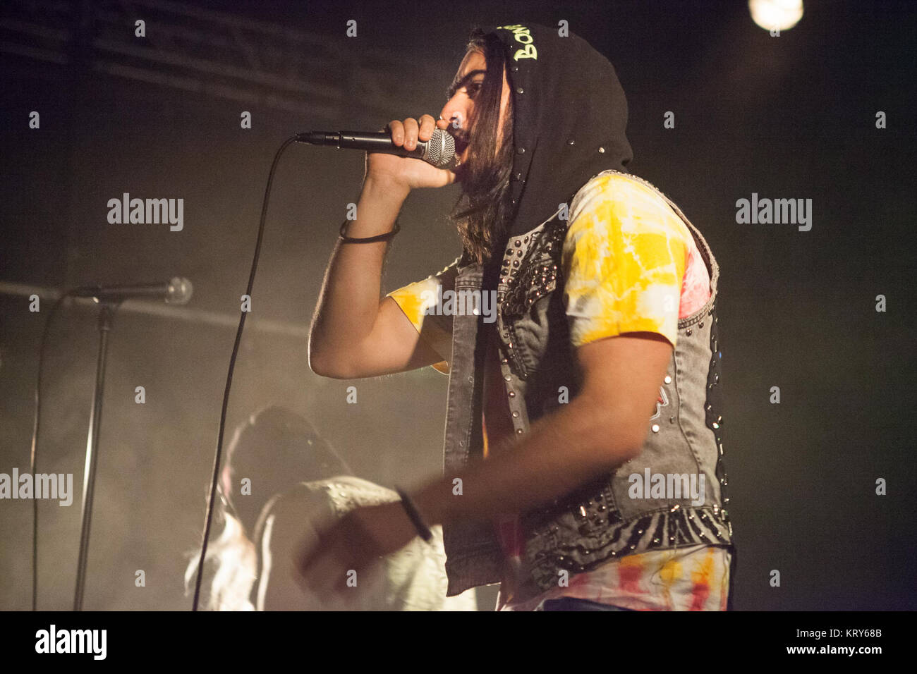 Le baile funk band brésilien Bonde Do Role effectue un concert live au Parkteatret à Oslo. Ici singer Pedro D'Eyrot est vu sur scène. La Norvège, 24/04 2015. Banque D'Images
