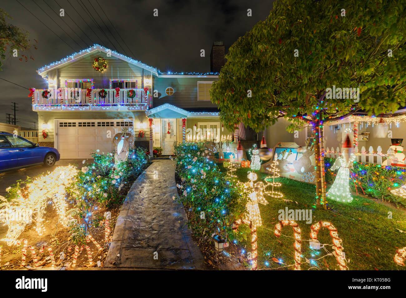 Los Angeles, DEC 20 : vue de la nuit de Noël dans la belle Candy Cane Lane le Déc 20, 2017 à Los Angeles, California, United States Banque D'Images