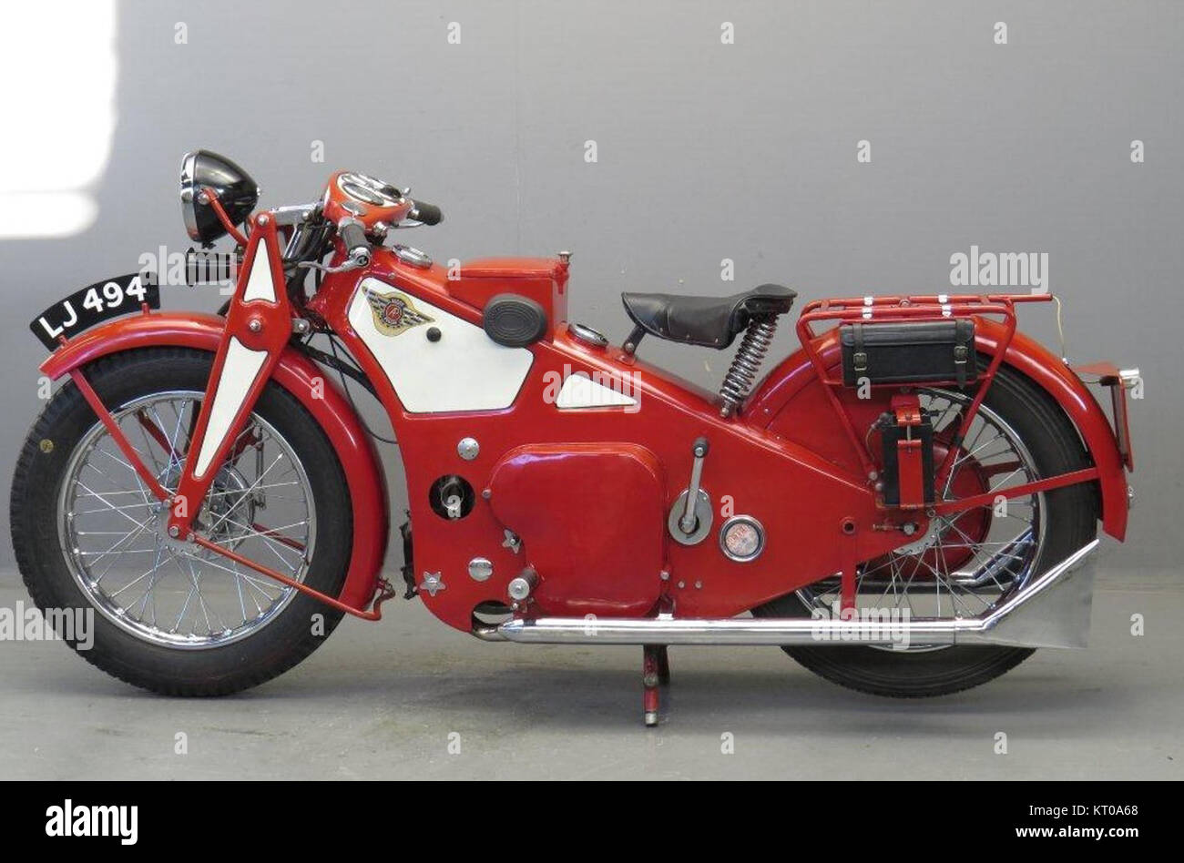 Cette image montre l'Ascot Pullin, une moto de 1929 500 cm3 avec un moteur monocylindre à soupapes en tête. La photo capture le design vintage de la moto et ses caractéristiques techniques. Banque D'Images