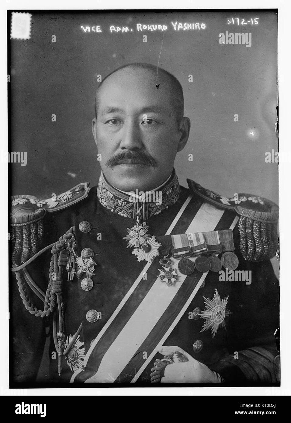 Le baron Yashiro RokurC58D est une figure éminente du Japon du début du XXe siècle, peut-être impliqué dans des questions politiques ou militaires à son époque, marquée par ses contributions distinctes vers 1915. Banque D'Images