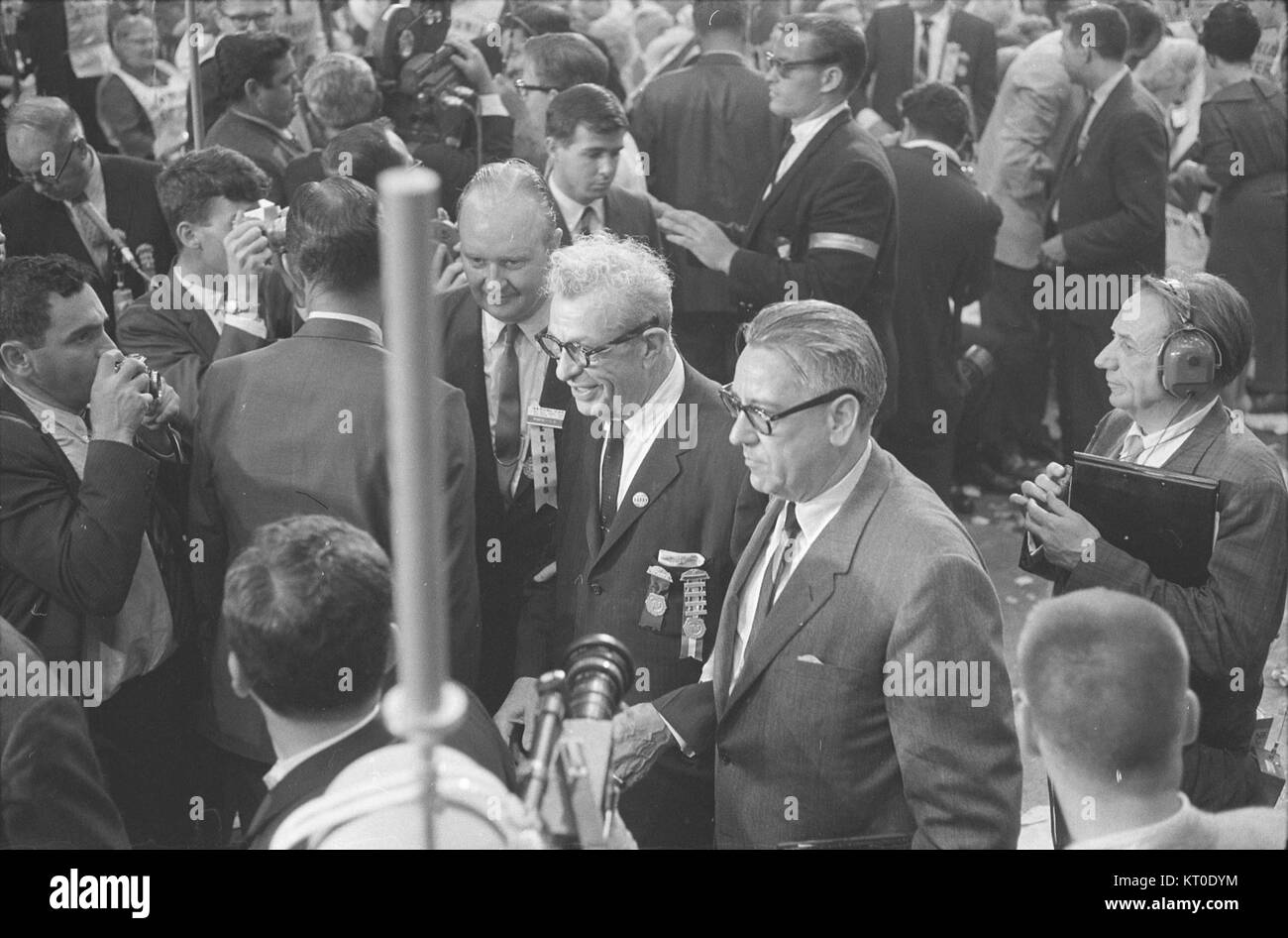 Barry Goldwater, un sénateur américain de l'Arizona, était le candidat présidentiel du Parti républicain en 1964. Son discours à la Convention nationale républicaine (RNC) a marqué un moment charnière dans l'histoire politique américaine, mettant l'accent sur les valeurs conservatrices et le gouvernement limité. Banque D'Images