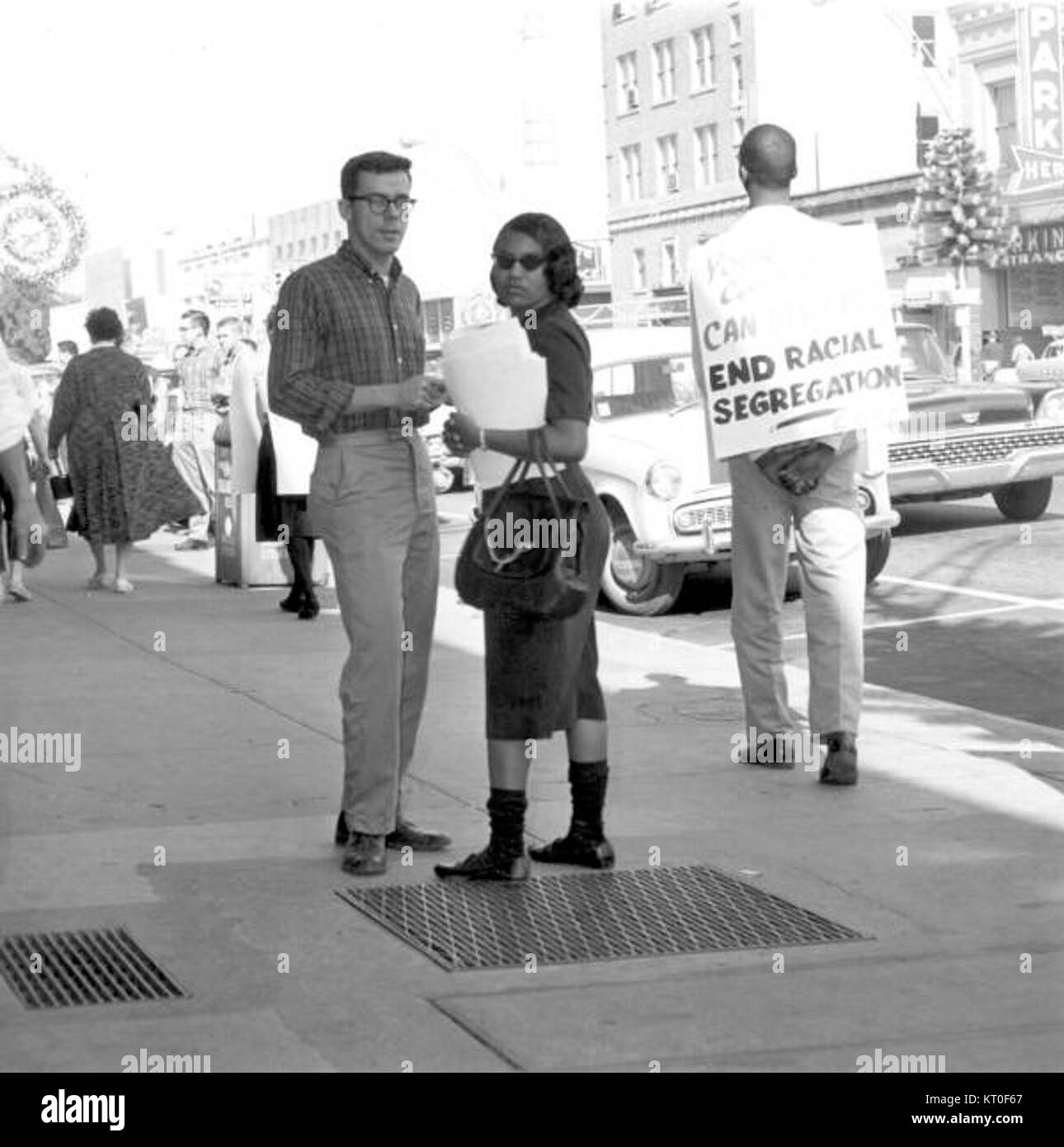 Bill King et Patricia Stephens-Boycott et piquetage des magasins du centre-ville de Tallahassee, Floride Banque D'Images