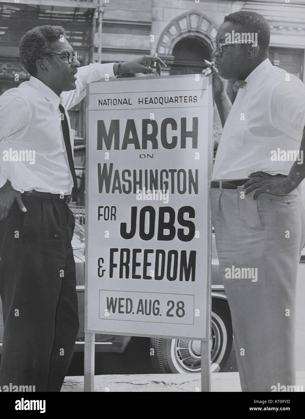 Cette photographie représente la marche sur Washington, montrant l'événement historique au 170 W 130th la marche sur Washington a été un moment charnière dans le mouvement des droits civiques aux États-Unis, appelant à l'égalité raciale et à la justice. Banque D'Images Cette photographie représente la marche sur Washington, montrant l'événement historique au 170 W 130th la marche sur Washington a été un moment charnière dans le mouvement des droits civiques aux États-Unis, appelant à l'égalité raciale et à la justice. Banque D'Images