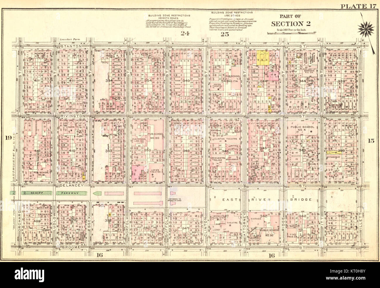 Cette photographie ou cette image montre une plaque tirée d'une publication de 1927 de Bromley, représentant Manhattan. Il reflète le développement urbain et les aspects culturels de la ville de New York à la fin des années 1920, capturant la croissance et le dynamisme de la ville. Banque D'Images
