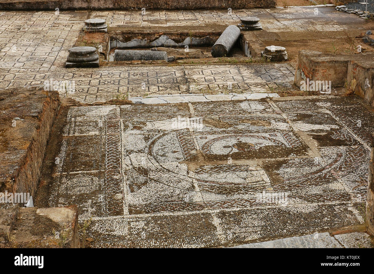 Villa romaine de Pisoes. Sol de mosaïque représentant des motifs géométriques et naturelles. Le Portugal. L'Alentejo. Beja. Banque D'Images