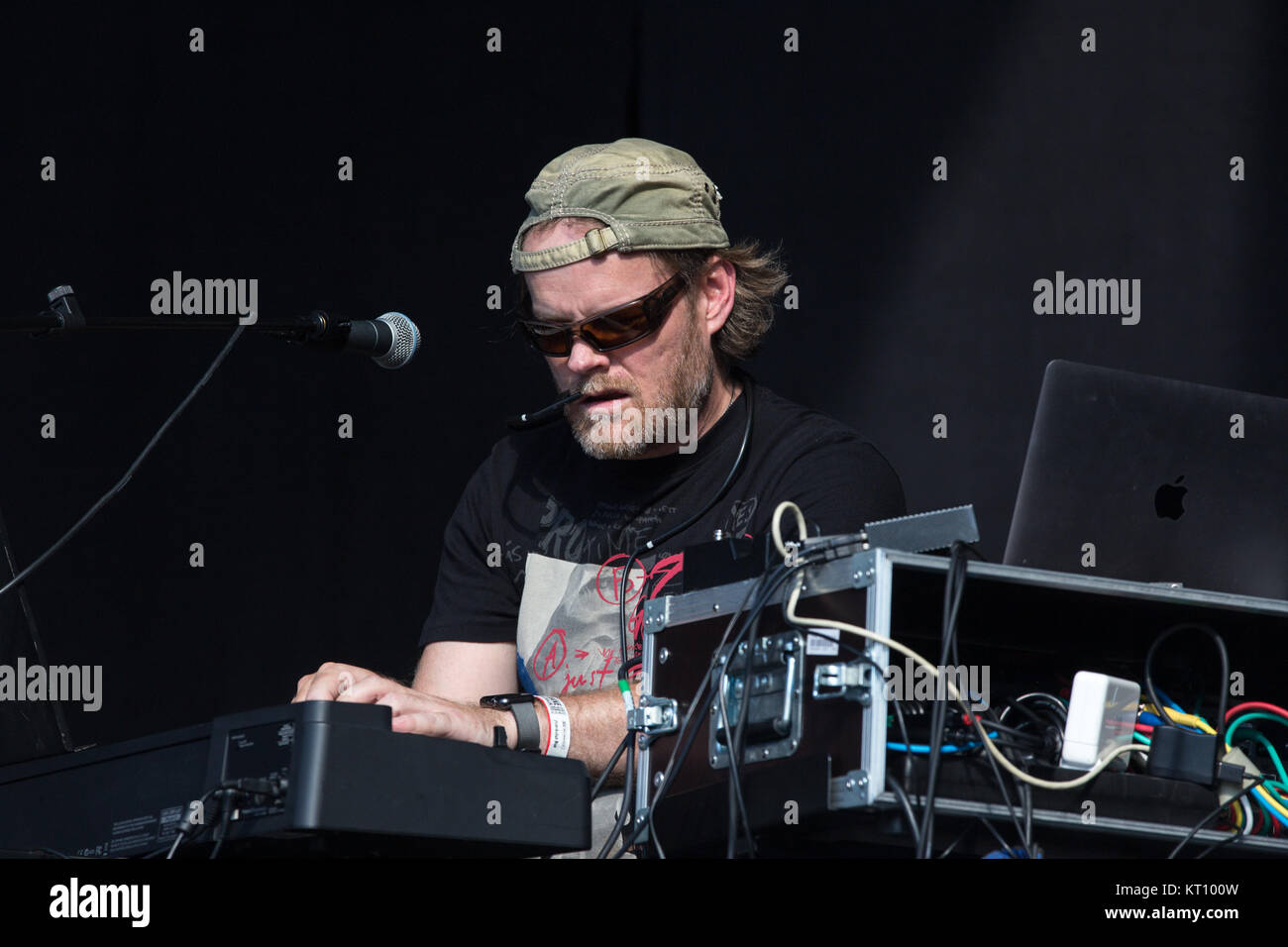 La Norvège, Fredrikstad - Juillet 23, 2017. Le prog-rock norvégien Magic Pie effectue un concert live au cours de l'Månefestivalen 2017 festival norvégien à Fredrikstad. Musicien ici Henanger est vu Erling sur scène. Banque D'Images