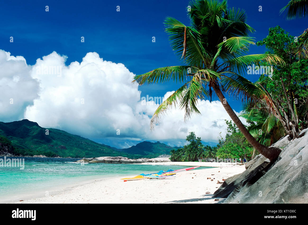 L'île de Mahé, l'île de baignade à la plage de Thérèse, Seychelles Banque D'Images