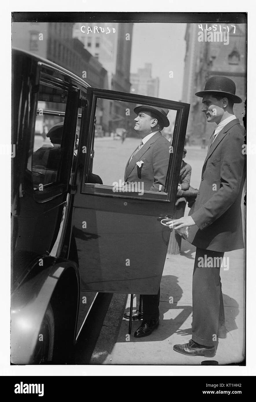 Caruso fait référence à Enrico Caruso, le célèbre ténor italien connu pour sa voix puissante et ses contributions au monde de l'opéra. Il est l'un des chanteurs d'opéra les plus renommés du début du XXe siècle, avec une influence significative sur le monde de l'opéra. Banque D'Images
