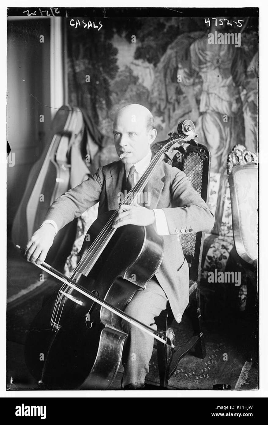 Casals fait référence à l'œuvre ou à la collection d'une figure de renom, vraisemblablement liée à la musique ou à l'interprétation Le numéro de référence 29397999763 le relie à une pièce spécifique de la collection. Banque D'Images