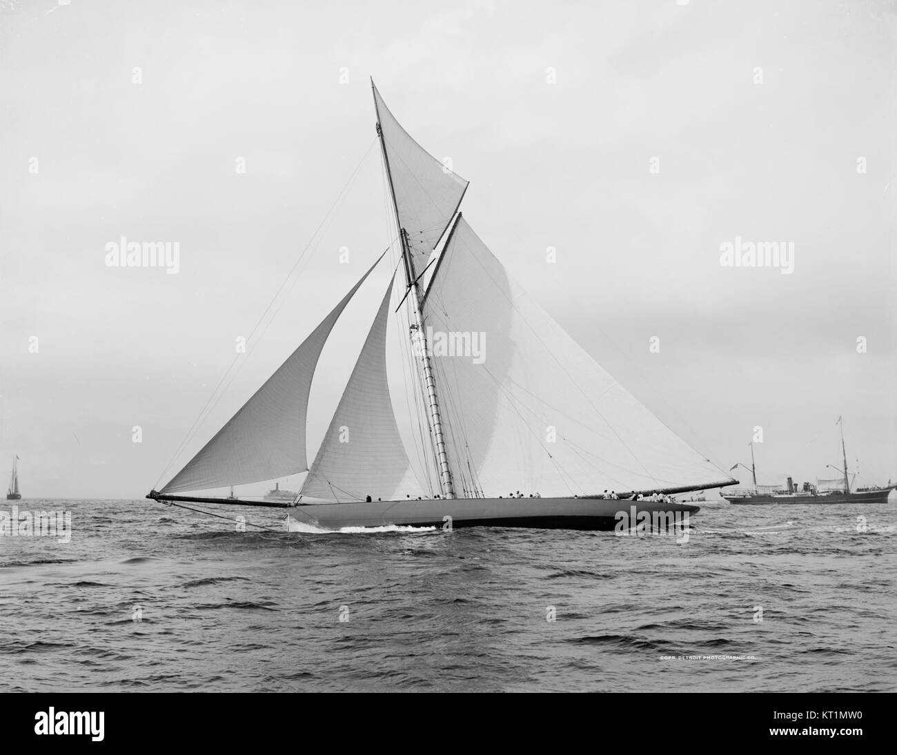 Le Cutter Shamrock I-12 est un navire historique, faisant probablement référence à un navire ou un bateau ayant une histoire maritime importante, souvent associé à l'histoire et aux opérations navales américaines. Banque D'Images