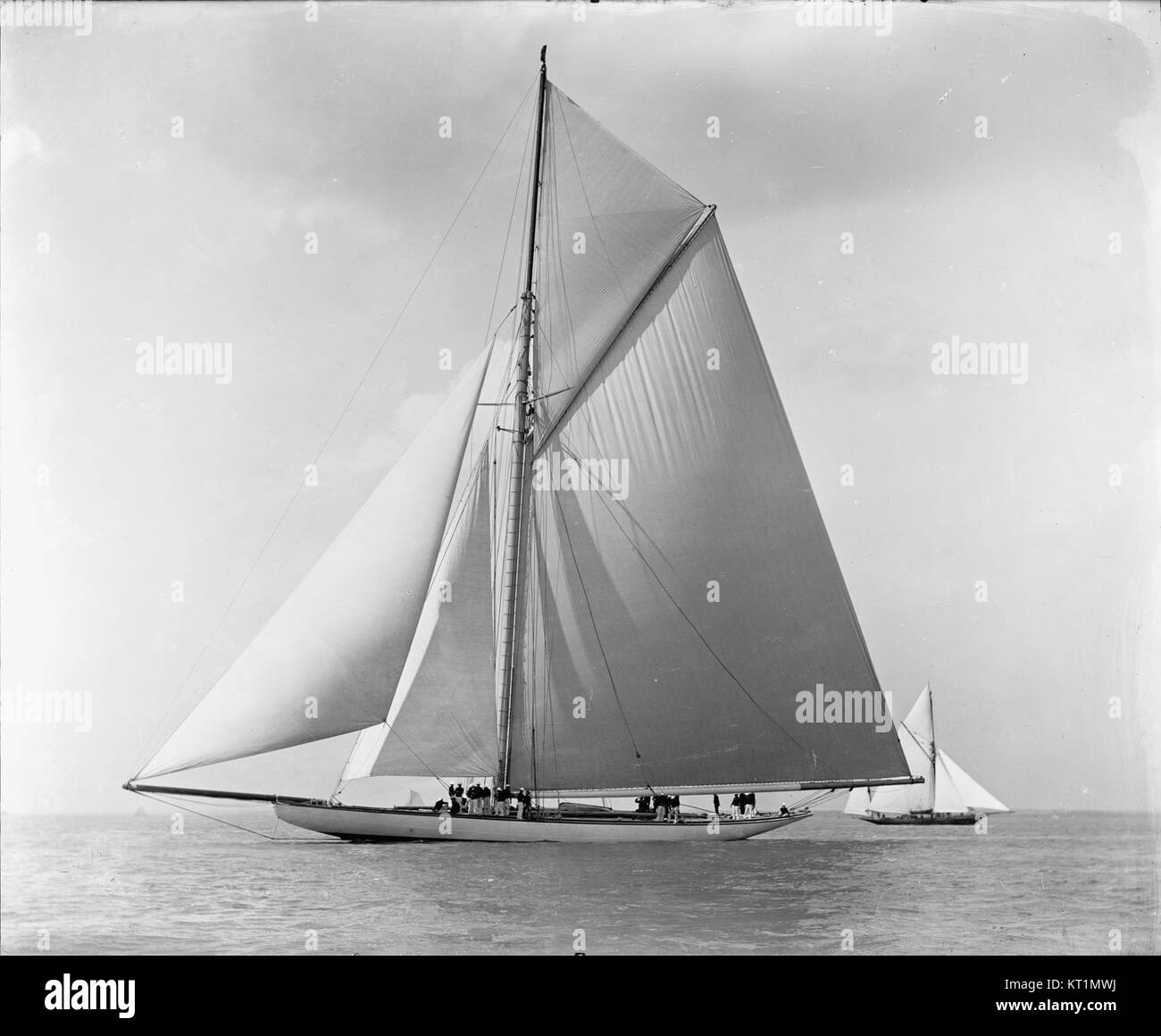 Shamrock II était un célèbre yacht de coupe conçu par Nathanaël Herreshoff. Il est surtout connu pour sa participation aux courses de la Coupe de l'America et son importance historique dans la conception de yachts et l'histoire de la voile. Banque D'Images