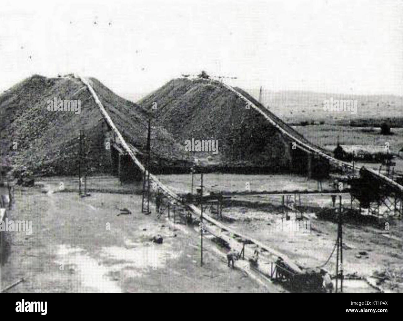 L’extraction de diamants au Kasaï fait référence à l’extraction de diamants dans la région du Kasaï en République démocratique du Congo, une industrie importante ayant des implications économiques et sociales. Banque D'Images