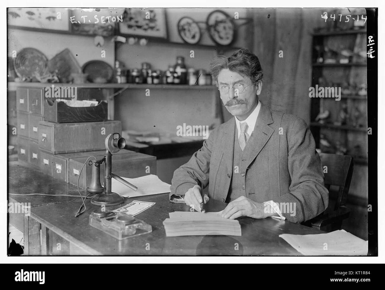 Une image de E.T. Seton, un personnage historique remarquable, peut-être lié à son travail dans la conservation, l'art ou la littérature. Banque D'Images