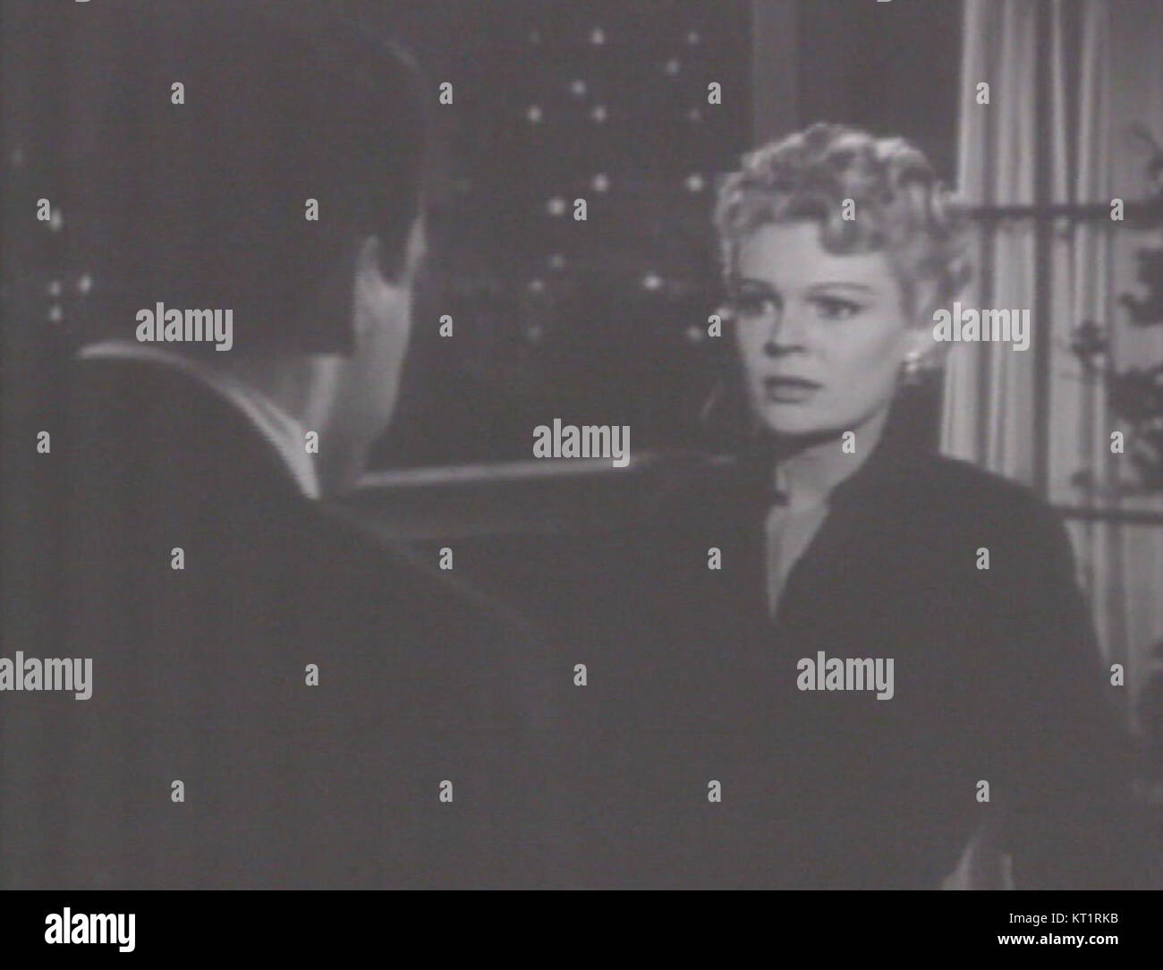 Edmond O'Brien et Lynne Baggett ont joué dans le film de 1950 *DOA*, un thriller criminel sur un homme qui cherche à percer le mystère de son propre empoisonnement. Banque D'Images