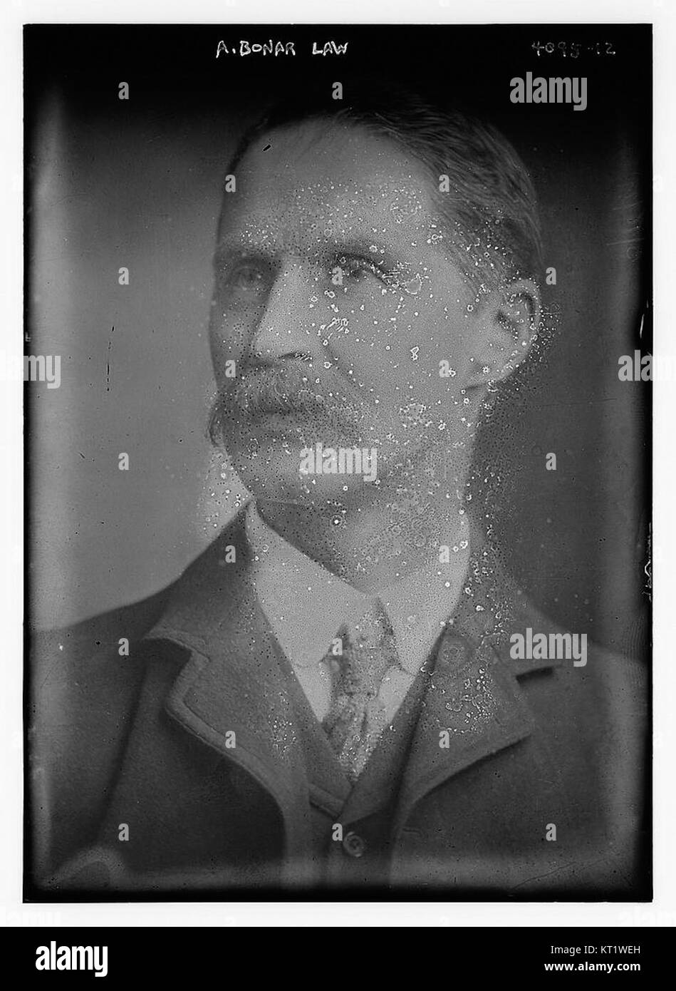 A. Bonar Law est un homme politique conservateur britannique qui a été premier ministre du Royaume-Uni de 1922 à 1923. Son leadership a été marqué par des efforts pour stabiliser la Grande-Bretagne après la première Guerre mondiale. Banque D'Images