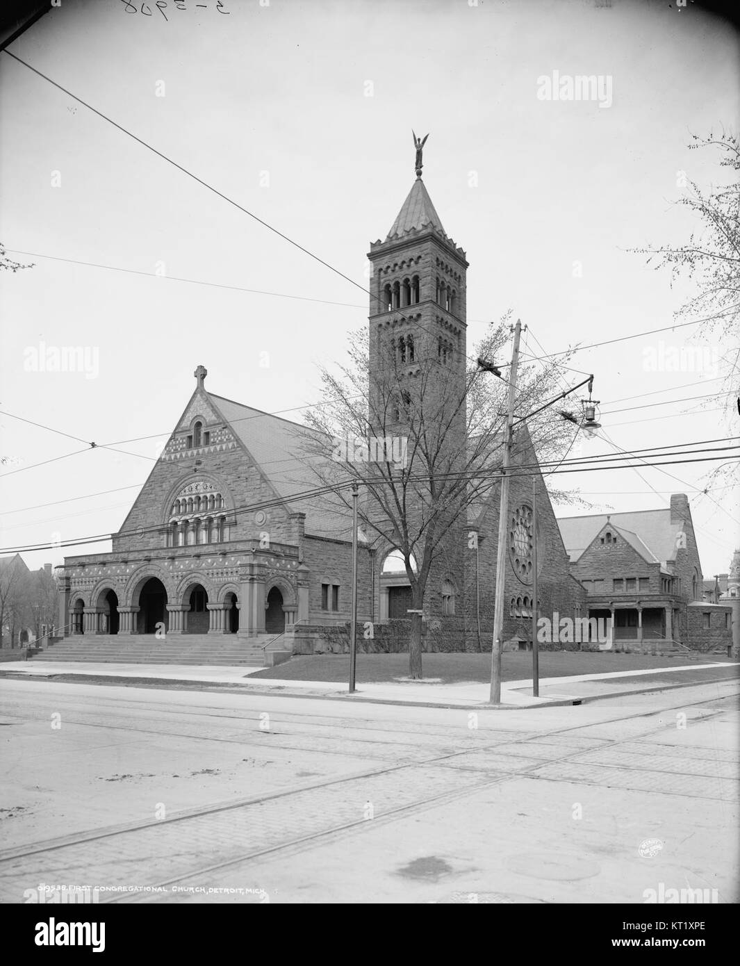 La première église congrégationnelle, construite en 1903, est une église historique connue pour son style architectural et son rôle important dans la communauté. Il est un lieu de culte clé et un monument historique, reflétant l'histoire religieuse et sociale de la région. Banque D'Images