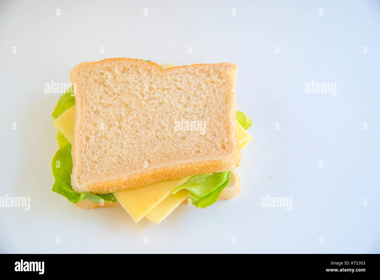 Sandwich fait de fromage et de la laitue. Banque D'Images