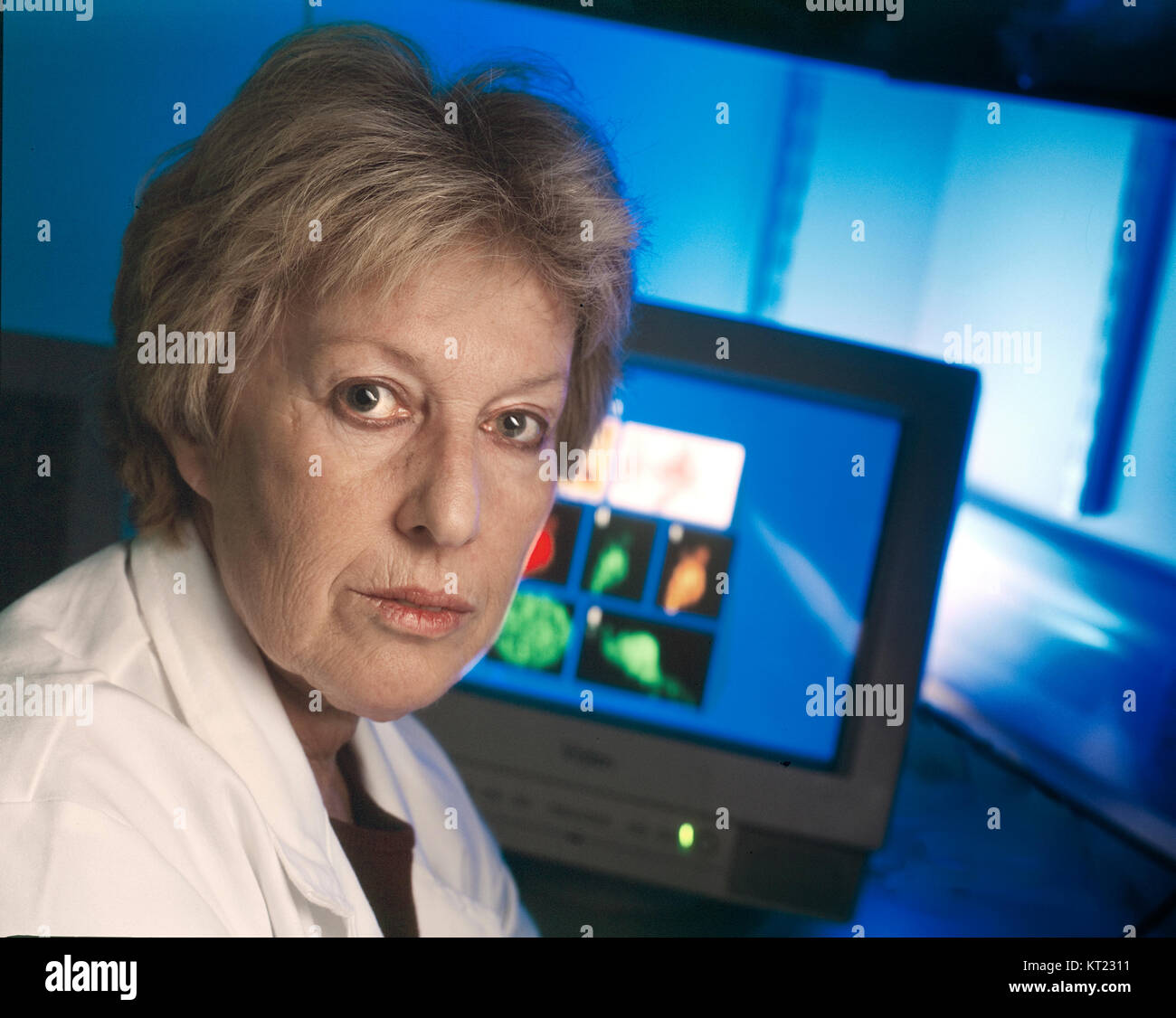 EDITORIAL : Portrait du professeur Dame Julia Polak (1939-2014), chef de l'histopathologie et génie tissulaire à l'Imperial College, Londres. Banque D'Images