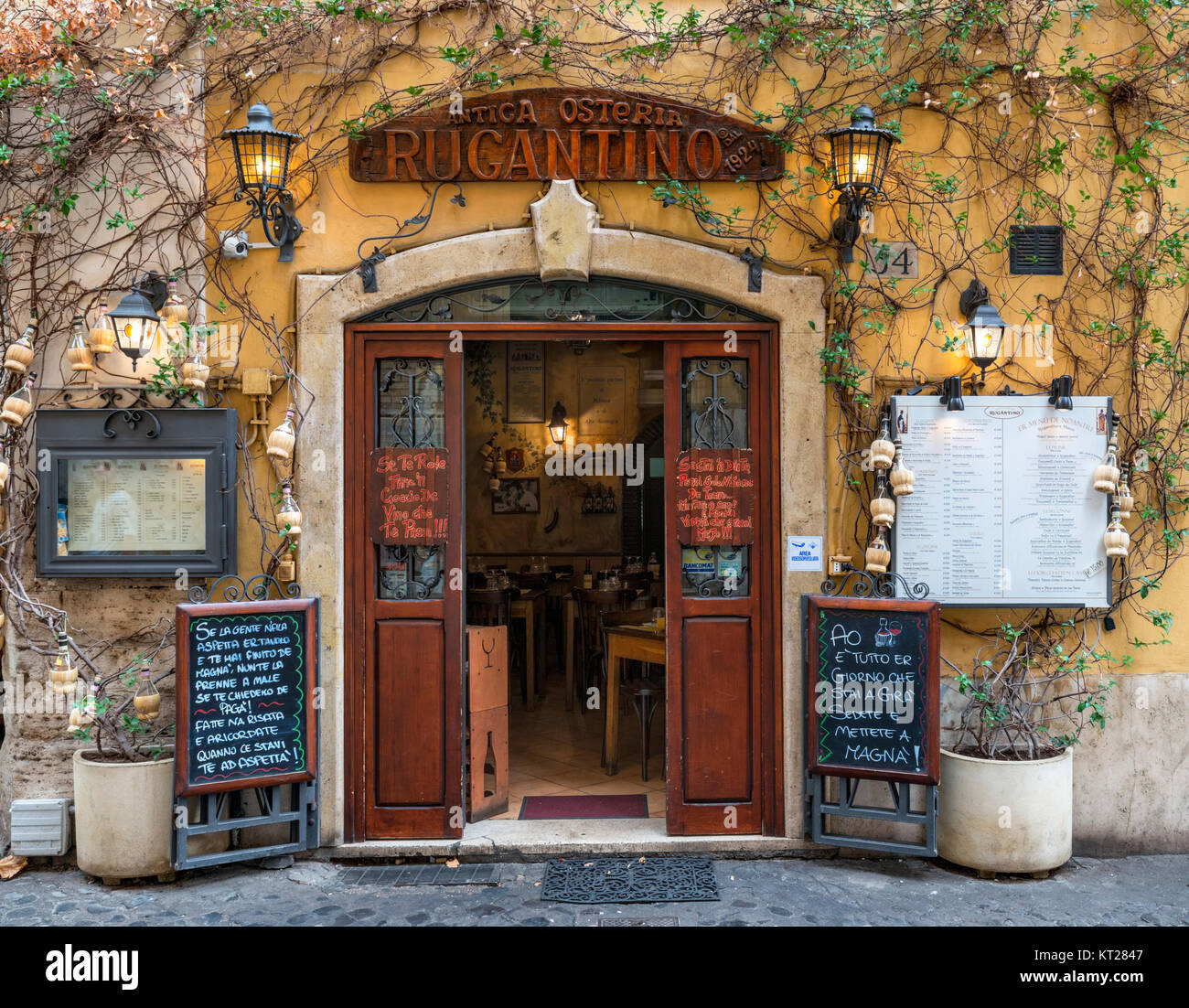 Traditional osteria Banque de photographies et d’images à haute résolution - Alamy