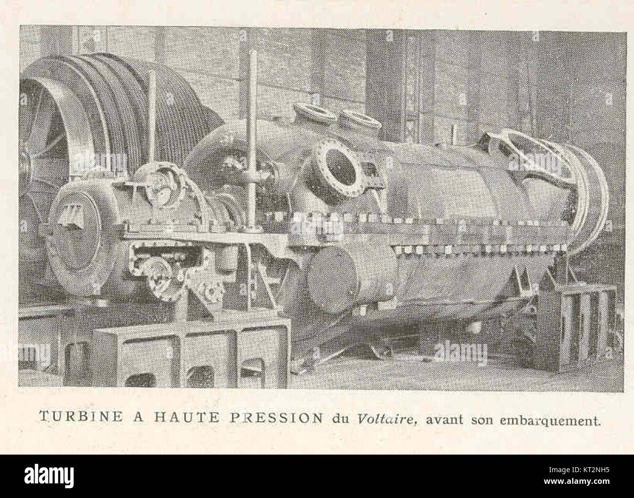 La turbine haute pression 37116, qui fait partie du projet Voltaire, est présentée avant son déploiement. L'image capture la technologie avancée de la turbine, soulignant son rôle dans la production d'électricité et son importance en matière d'ingénierie. Banque D'Images