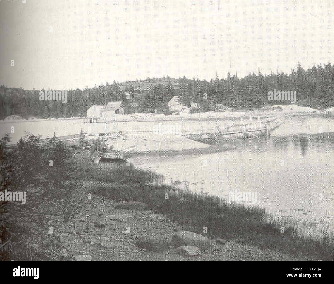 L'Inclosure for Live homsters à Vinal Haven, dans le Maine, est une installation conçue pour héberger des homards vivants, assurant leur conservation et leur entreposage avant leur transport vers les marchés. Il reflète l'importante industrie du homard du Maine. Banque D'Images