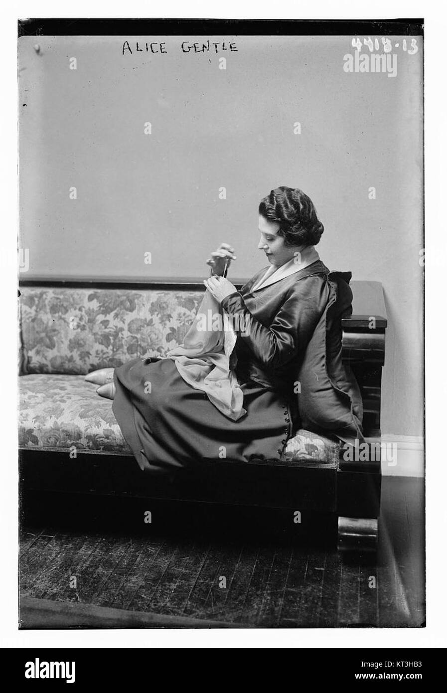 Alice Gentle était une actrice renommée du début du XXe siècle, connue pour ses performances dans diverses productions théâtrales et apparitions au cinéma pendant l'ère du cinéma muet. Banque D'Images