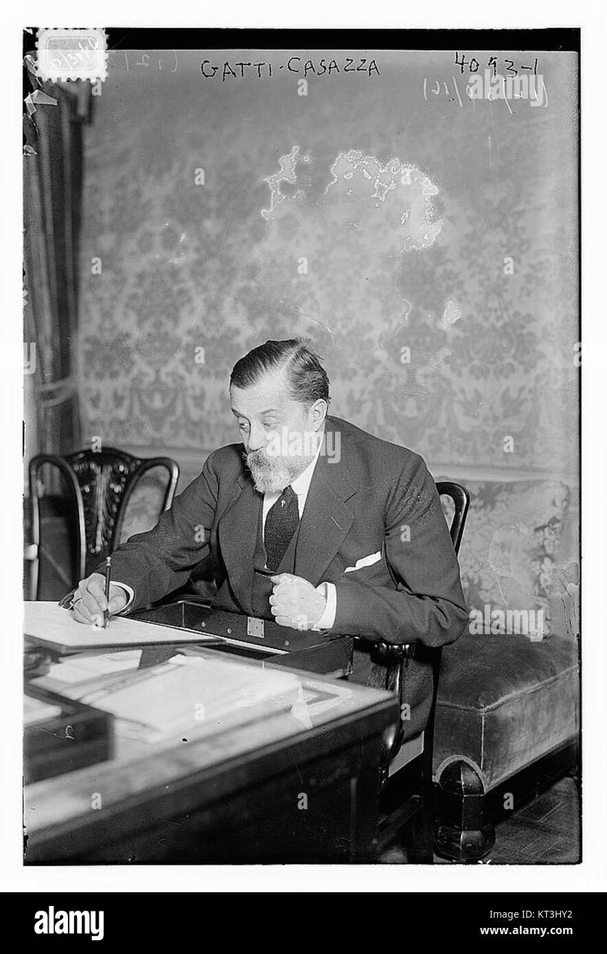 Photographie d'une œuvre de Gatti, peut-être une représentation historique ou artistique impliquant le nom Casazza, connue pour son patrimoine italien et sa valeur artistique. Banque D'Images