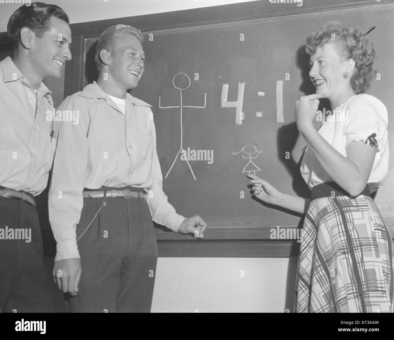 Une photographie du Glendale College, montrant l'architecture du campus, la vie étudiante et les installations éducatives de cette institution californienne bien établie. Banque D'Images