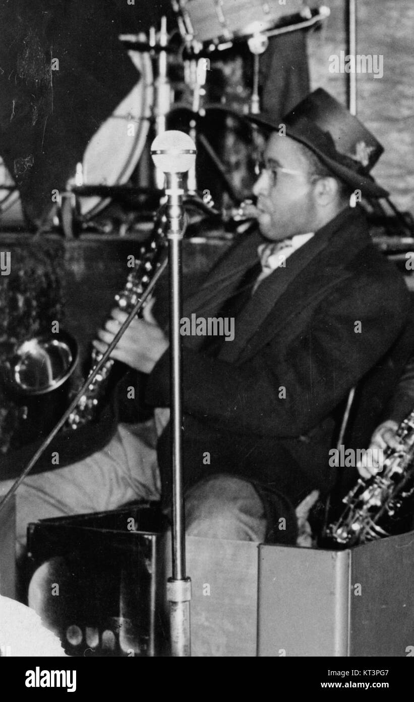 Herschel Evans était une figure éminente du monde de la musique, connue pour ses contributions au jazz. Son travail a joué un rôle clé dans le développement du jazz à son époque. Banque D'Images