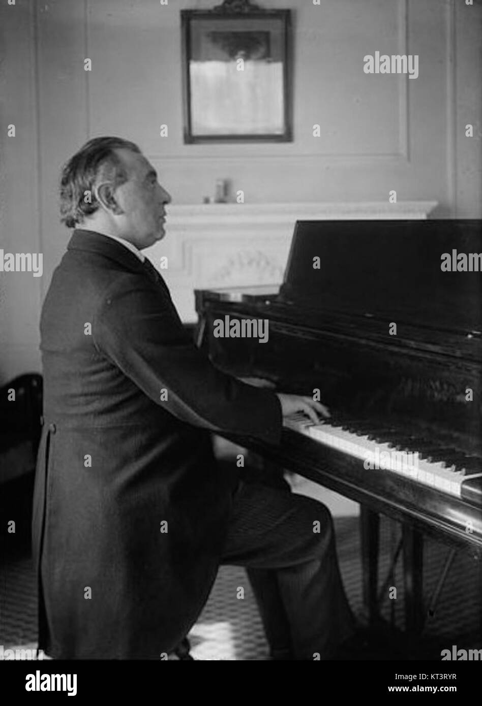 Ignaz Friedman (né en 1855) est une figure connue du monde de la musique classique, particulièrement reconnue pour ses talents de pianiste et compositeur au XIXe siècle. Banque D'Images