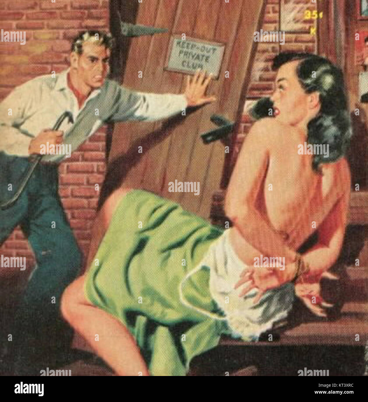 Joe Weiss, acteur du film de 1957 *Gang Girl*, est capturé dans cette photo. Le film, qui fait partie du genre crime d'après-guerre, met en lumière les thèmes sociaux et les éléments noirs qui caractérisent le cinéma du milieu du XXe siècle. Banque D'Images
