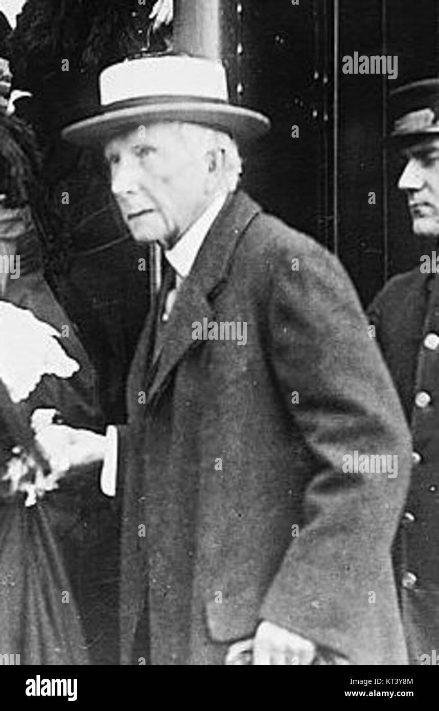 John D. Rockefeller était un industriel et philanthrope américain, surtout connu pour avoir fondé la Standard Oil Company. Sa richesse et ses pratiques commerciales ont fait de lui l'un des hommes les plus riches de l'histoire, et ses contributions à l'industrie et à la philanthropie ont laissé un héritage durable. Banque D'Images