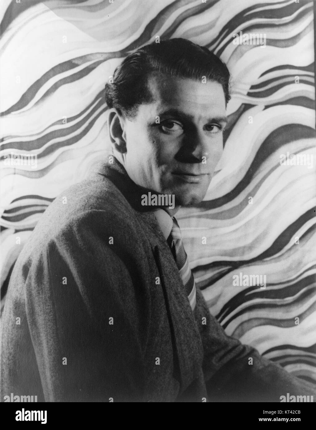 Un portrait du célèbre acteur Laurence Olivier, avec les bordures de l'image enlevées pour se concentrer uniquement sur le sujet. Banque D'Images