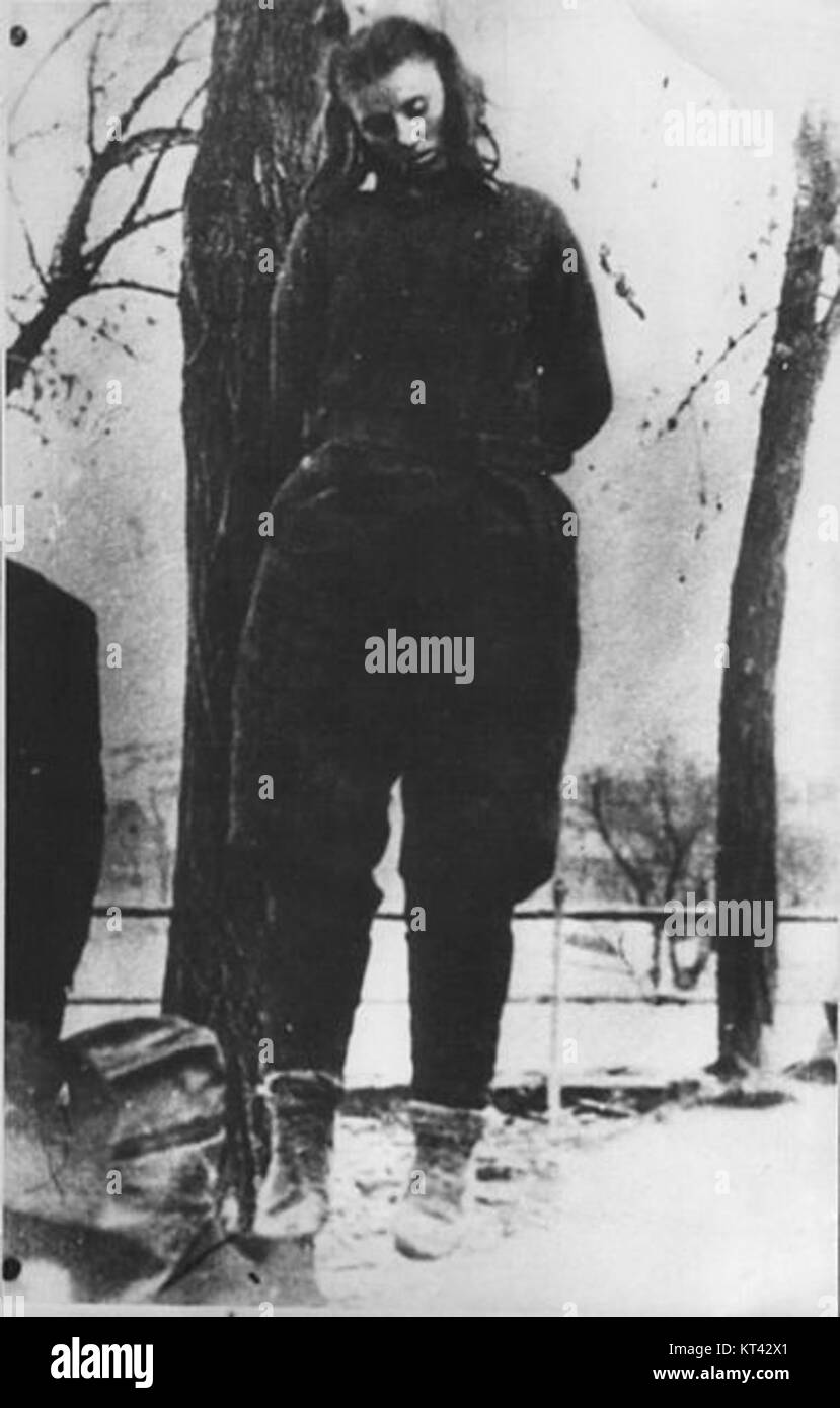 Lepa Radić, partisane yougoslave et héros national pendant la seconde Guerre mondiale, a été pendue par les nazis en 1943 à l'âge de 17 ans. Connue pour sa bravoure et ses efforts de résistance, son héritage demeure un symbole de résistance contre le fascisme. Banque D'Images