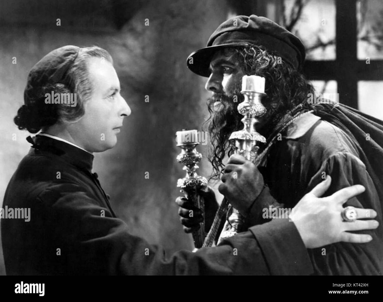 Cette adaptation cinématographique de 1935 des Misérables porte l'histoire emblématique de Victor Hugo à l'écran. Le film suit les luttes de Jean Valjean, dans le contexte de la France post-révolutionnaire. Banque D'Images