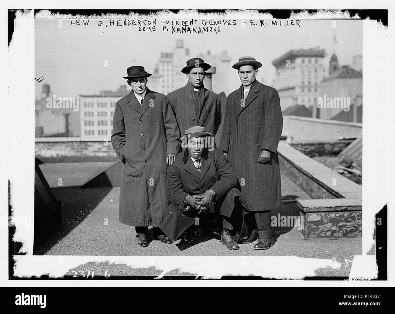 Lew G. Henderson ; Vincent Genoves ; E.K. Miller, P. et Duke Kahanamoku (2163035979) Banque D'Images