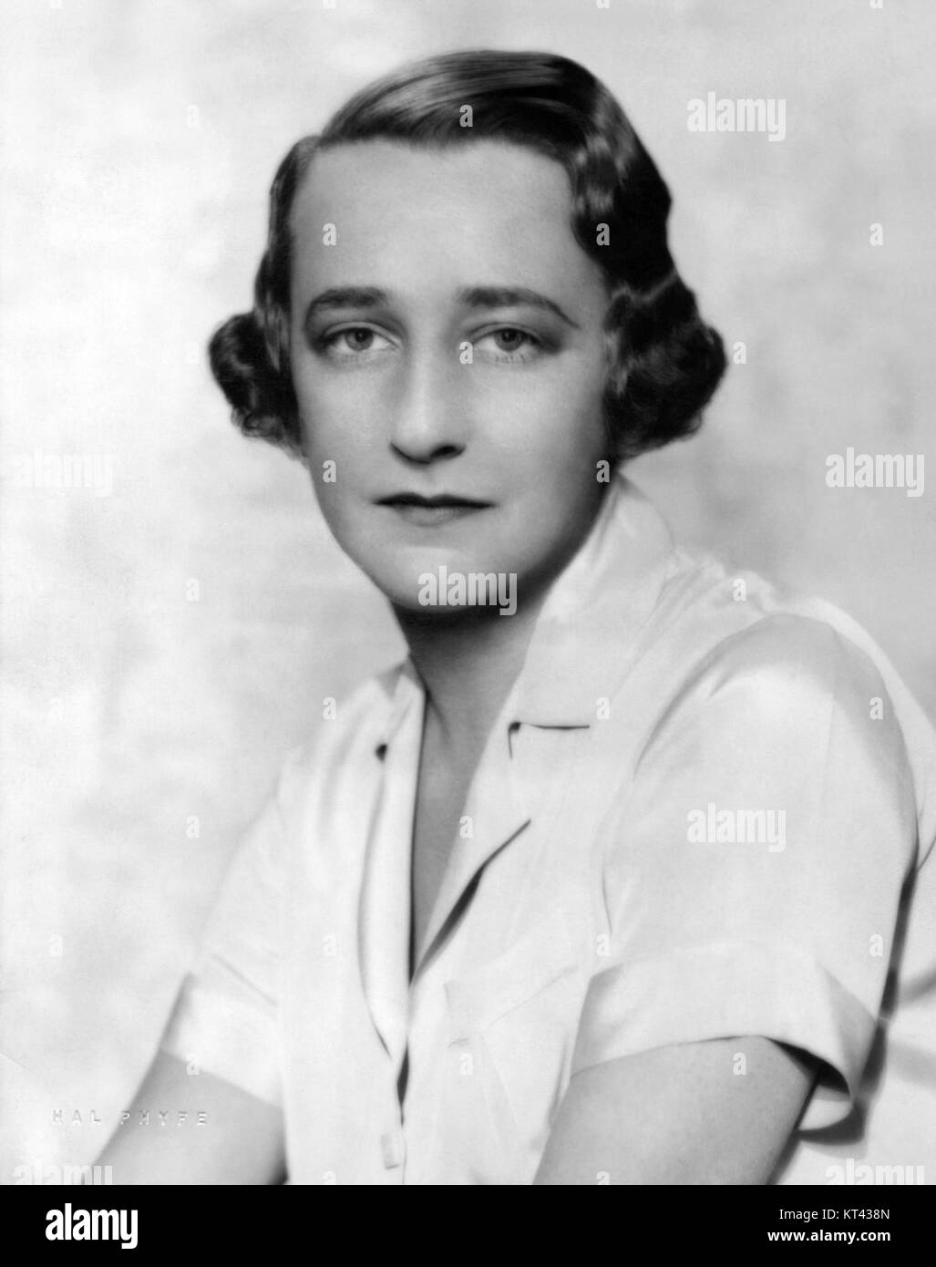 Une photographie ou une référence à Lillian Hellman, dramaturge et scénariste américaine connue pour ses œuvres au XXe siècle. Cette image date de 1935 pendant son pic de carrière. Banque D'Images